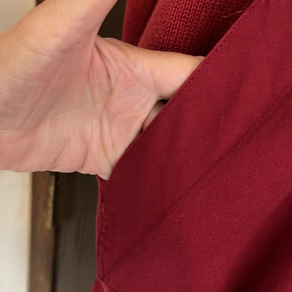 Guess long sleeved dark red sweater. Size Large. - Picture 4 of 9